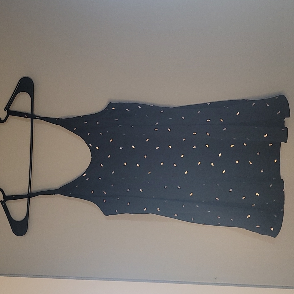 Torrid 00 black tank with rose gold leaf detail